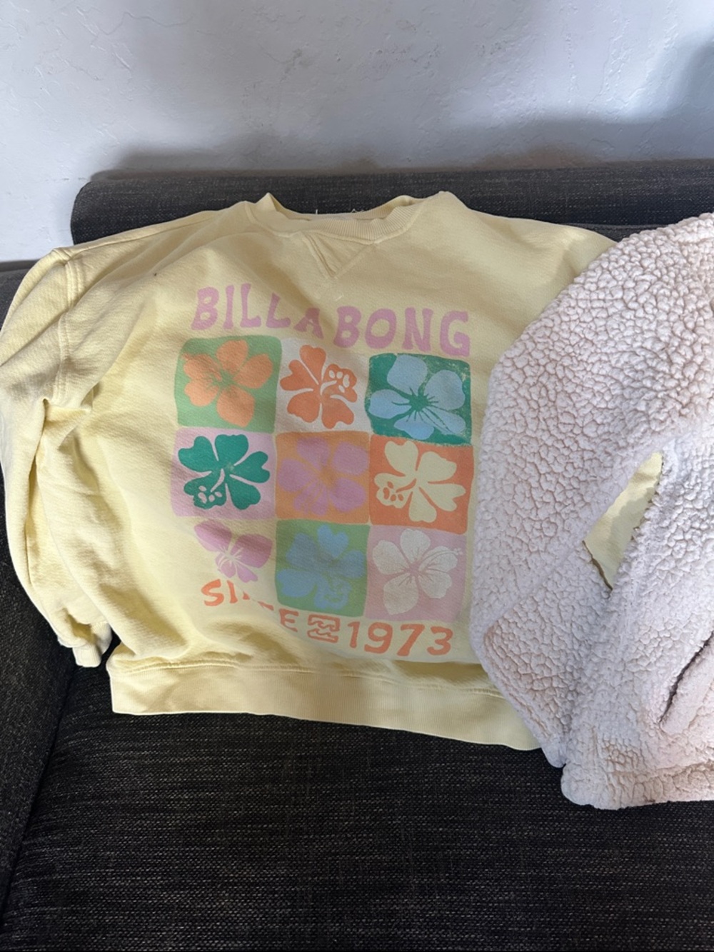 Girls Billabong and Roxy jackets - Picture 4 of 5
